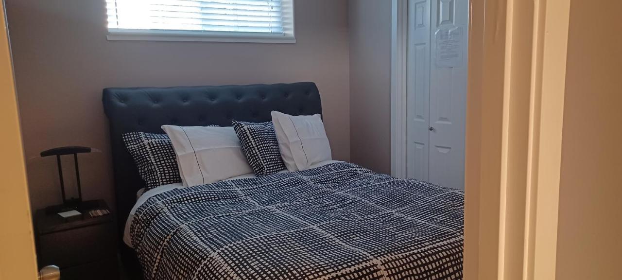 680 Sq Ft Private Space With Ensuite Bathroom YYC 외부 사진