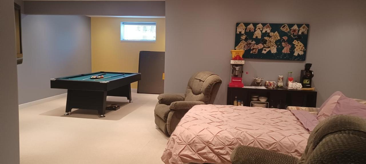 680 Sq Ft Private Space With Ensuite Bathroom YYC 외부 사진